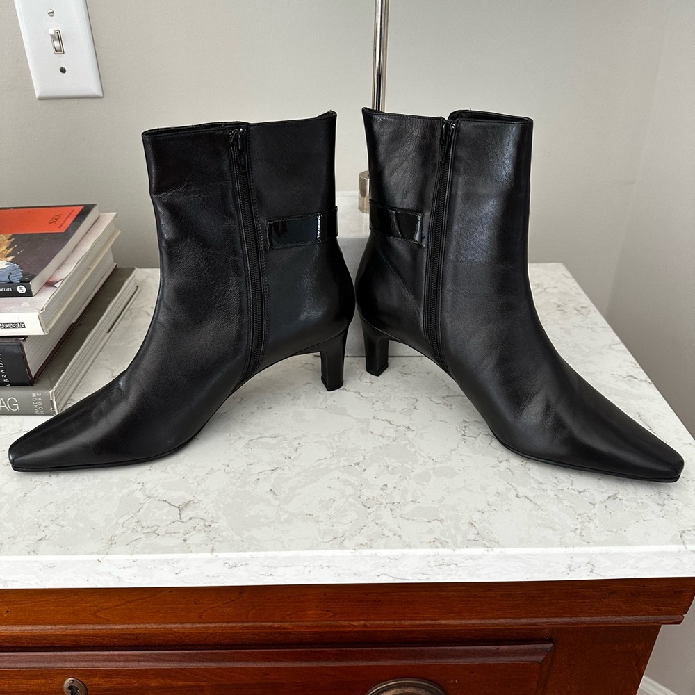 Elegant Black Ankle Boots - Picture 2 of 5
